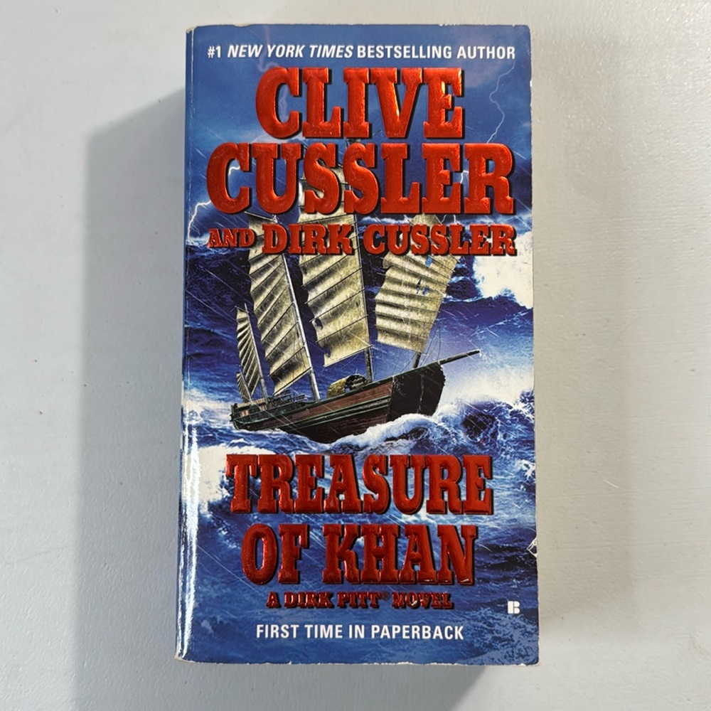 📚2/$6  Treasure of Khan #19 in the Dirk Pitt Series